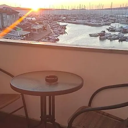 Ziza Biograd Na Moru
